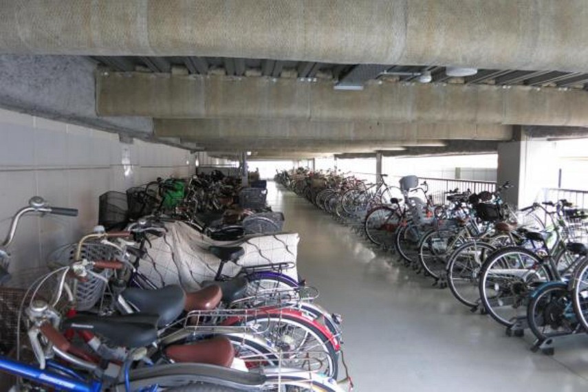 駐輪場 駐輪場