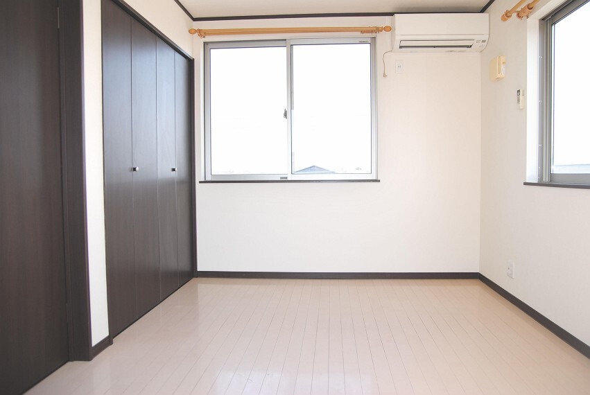寝室 現地写真2021.3.15撮影 全洋室収納付き!