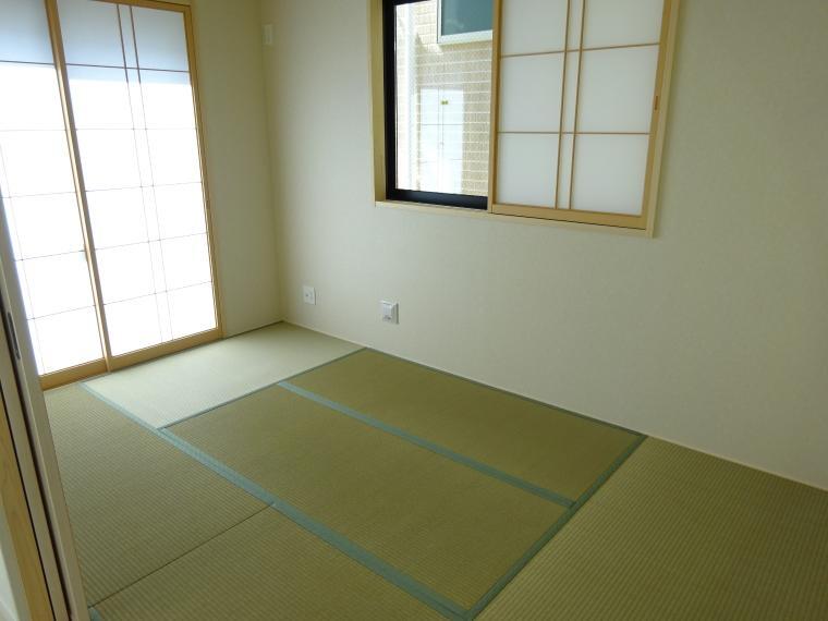 和室 約5帖の和室があります
