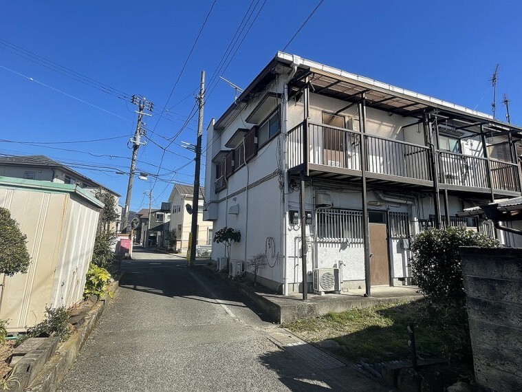 現況写真 北側前面道路は交通量が少なそうです。