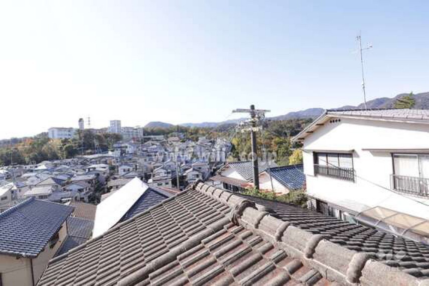 現況写真 2階洋室からの眺め(南方向)