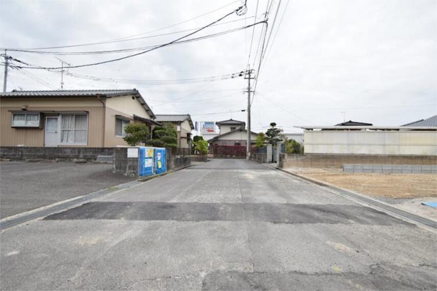 現況写真 閑静な住宅地でのびのび子育て