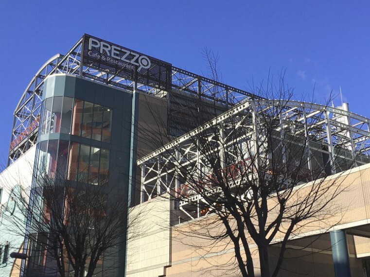 横浜ビジネスパーク(オフィスビル群にレストラン、スポーツクラブ、公園を備えたオフィス勤務者や近隣住民の憩いのスポット。)