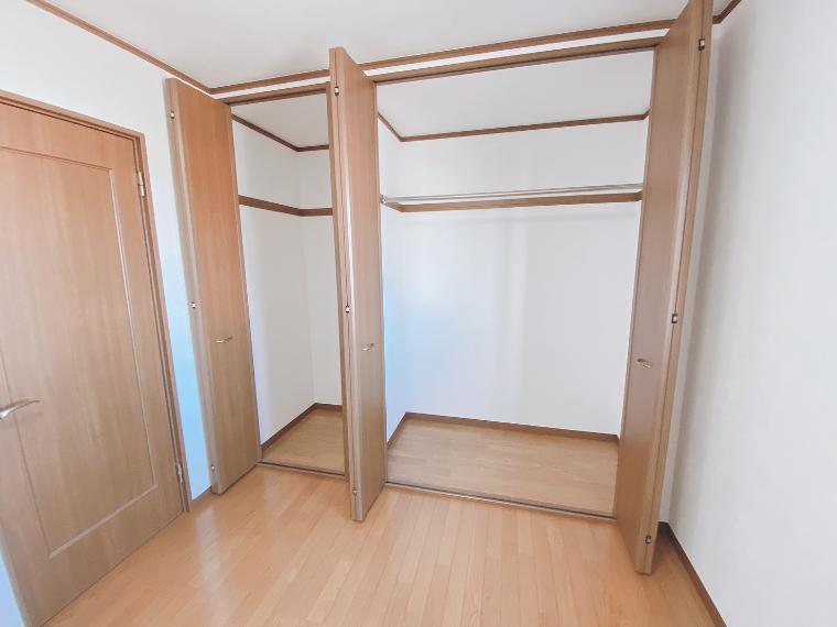 収納 ダブルクローゼットです。お部屋の使い勝手がとても良くなります