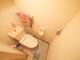 トイレ 洗浄付き便座が魅力的なトイレです。毎日使用する場所だから、キレイだと気持ちが良いですね。