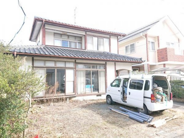 外観写真 【リフォーム中】外壁塗装、屋根の点検を行い、見えるところはきれいにし、見えないところまでしっかりと施工いたします。