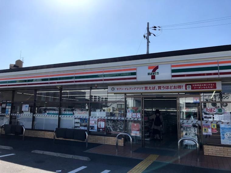 コンビニ セブン-イレブン 門真巣本町店 大阪府門真市巣本町1-4