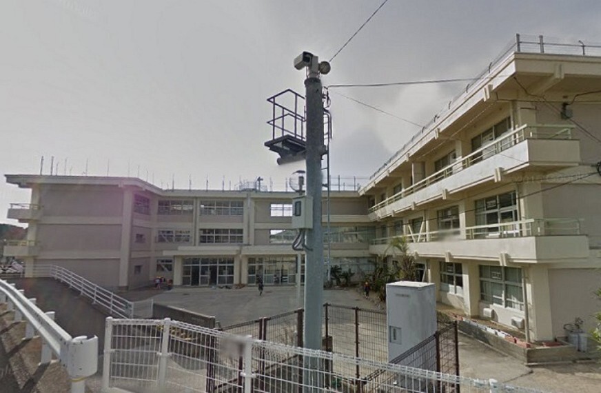 小学校 【小学校】高知市立大津小学校まで583m