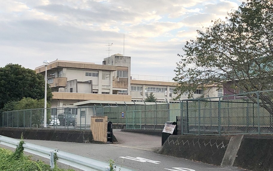 間々田東小学校
