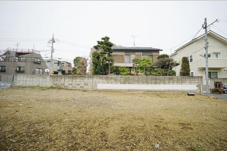 現況写真 現地は建蔽率40%・容積率80%の低層住居エリア。建物の間隔にゆとりがあり、開放感のある住環境です。