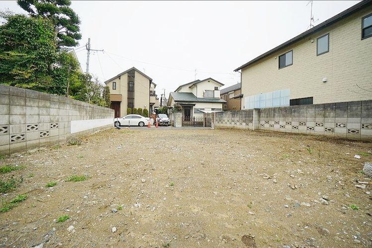 現況写真 更地の状態ですのですぐに建築が始められます。土地の状況や隣地との境界が事前に確認できて安心です。