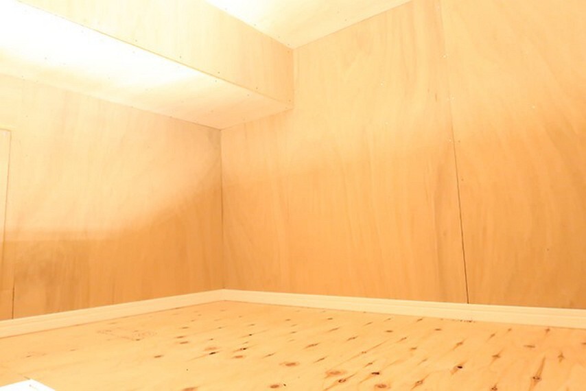 収納 小屋裏収納