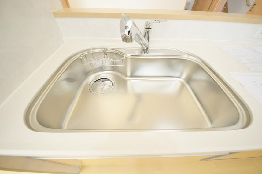 キッチン 浄水器機能付きシンク