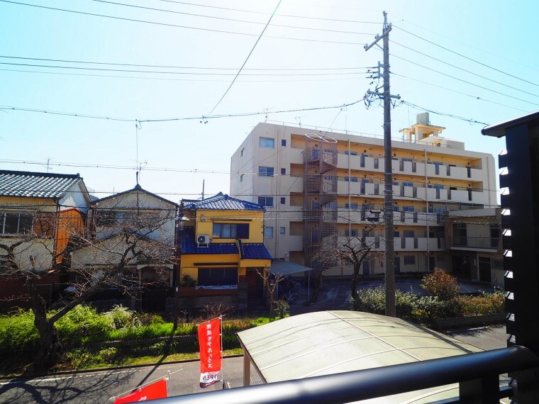 眺望 ベランダからは遮る建物がなく見晴らし、陽当り、風通し良好です!