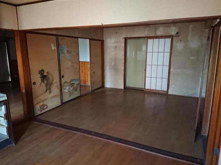 【リフォーム中】リビング横の洋室はリビングとつなげて拡張します。キッチンも対面キッチンにします。