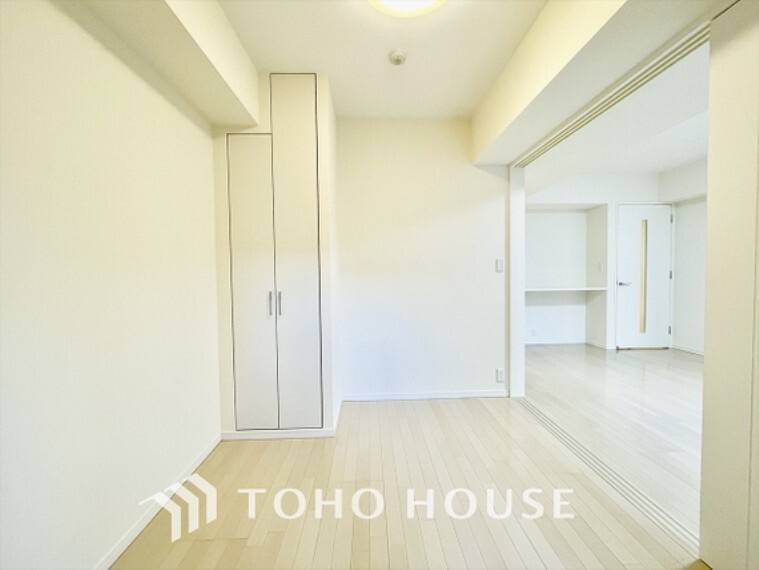 【Private room】光に包まれるように設計された空間。太陽の光が爽やかな目覚めを誘い、良い一日を予感させてくれます。