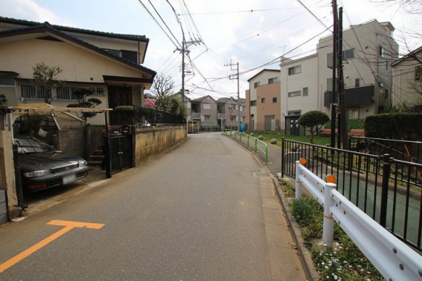 現況写真 車通りの少ない閑静な住宅街です。