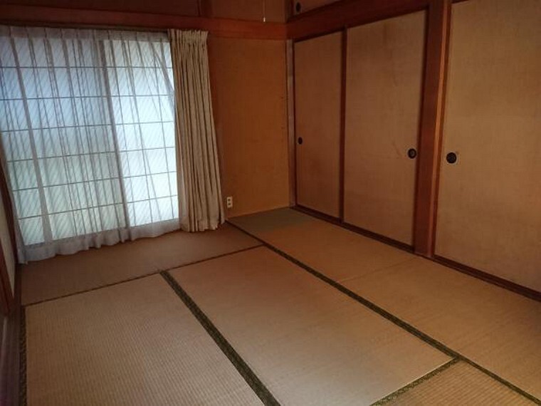和室 和室6畳です。クロス張替え、畳表替え、障子襖張替え、照明器具交換します。
