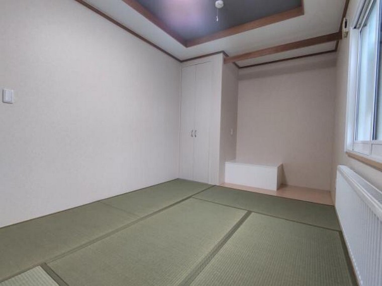 【リフォーム後1F和室】クロスの貼替、照明交換、畳の表替えを行いました。和室は来客対応にもお使い頂けます。