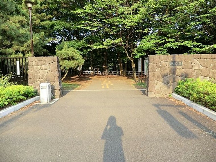 公園 東京都立砧公園 徒歩31分。