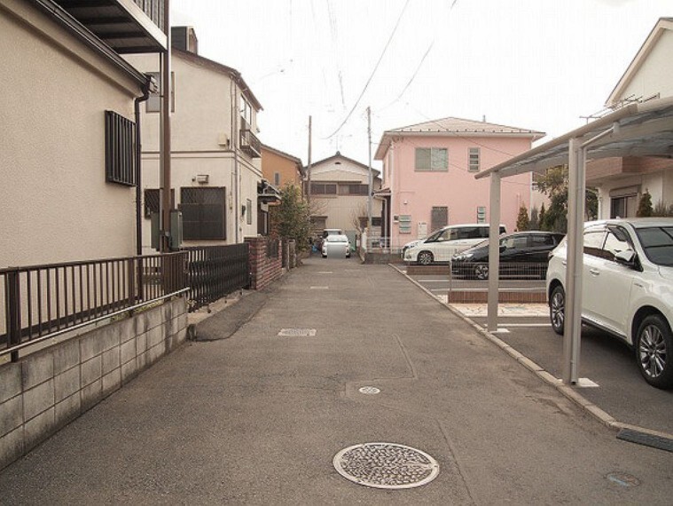 現況写真 前面道路含む現地