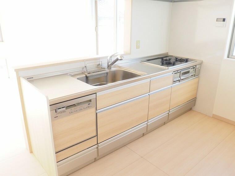 キッチン キッチン 食洗器付き三口ガスコンロキッチンです　 収納も豊富で使いやすいですね　