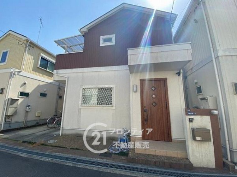 外観写真 小中学校まで徒歩圏内でお子様の通学も安心の立地