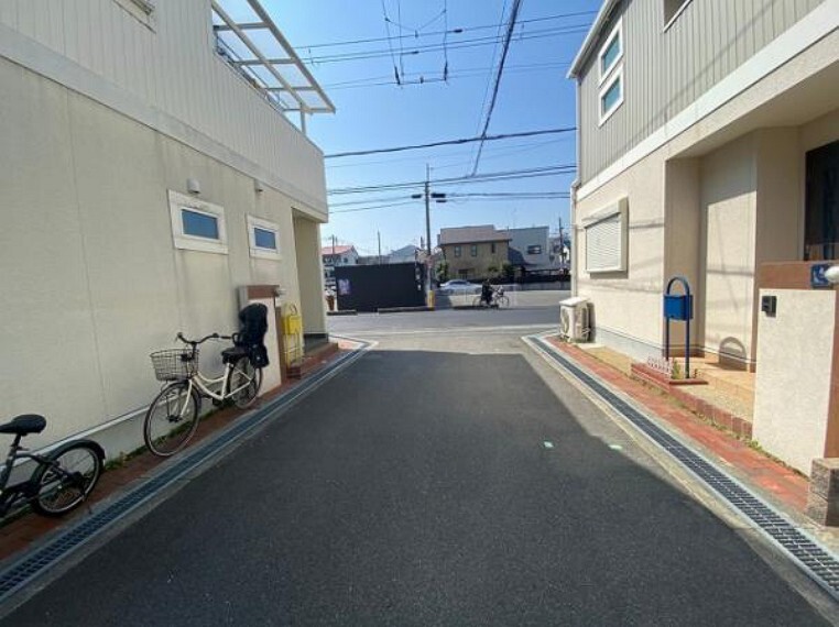 現況写真 開放感のある前道ですね