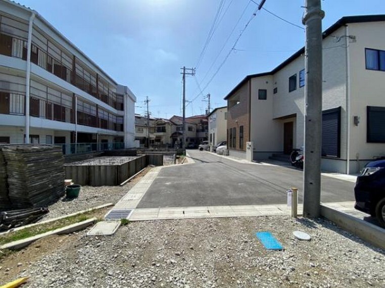 周辺の街並み 前道の様子です!