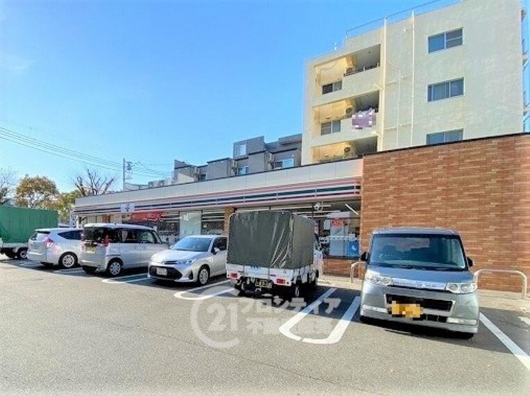 コンビニ セブンイレブン 神戸湊川インター店