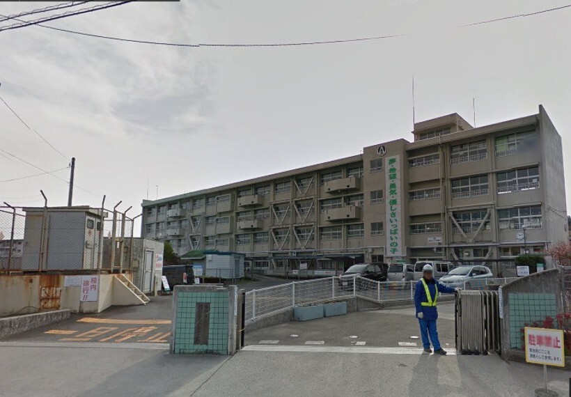 小学校 【小学校】高知市立朝倉第二小学校まで553m