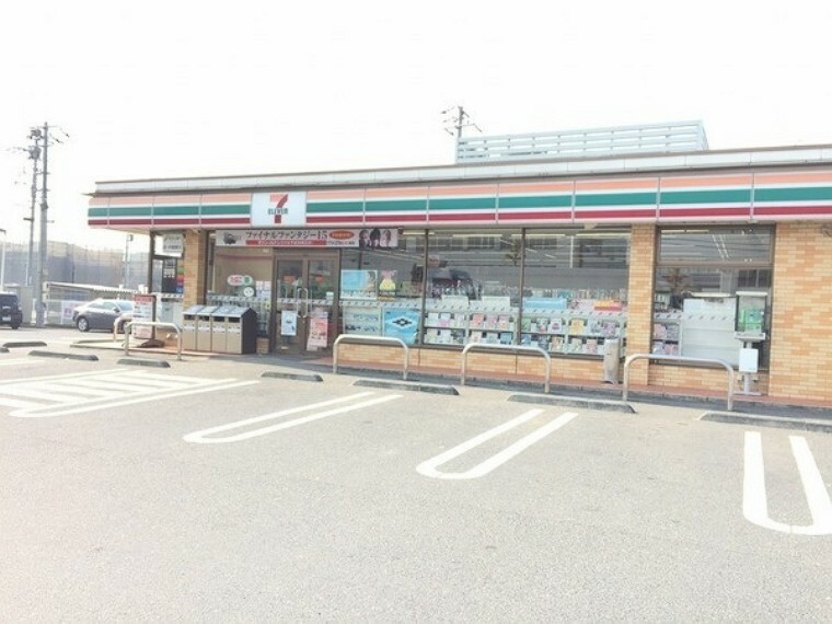 コンビニ セブンイレブン岡山藤崎店