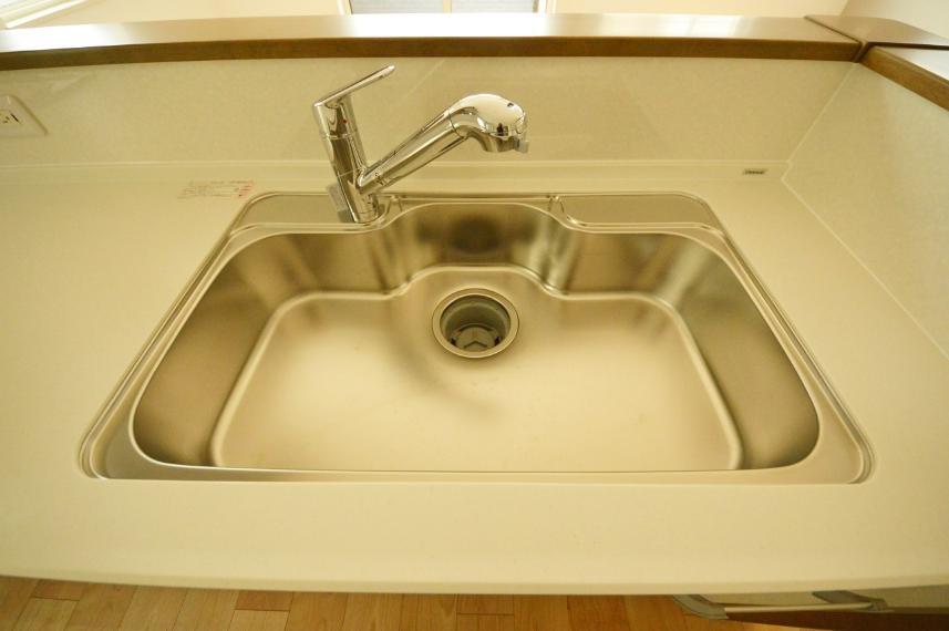 キッチン 浄水器機能付きシンク