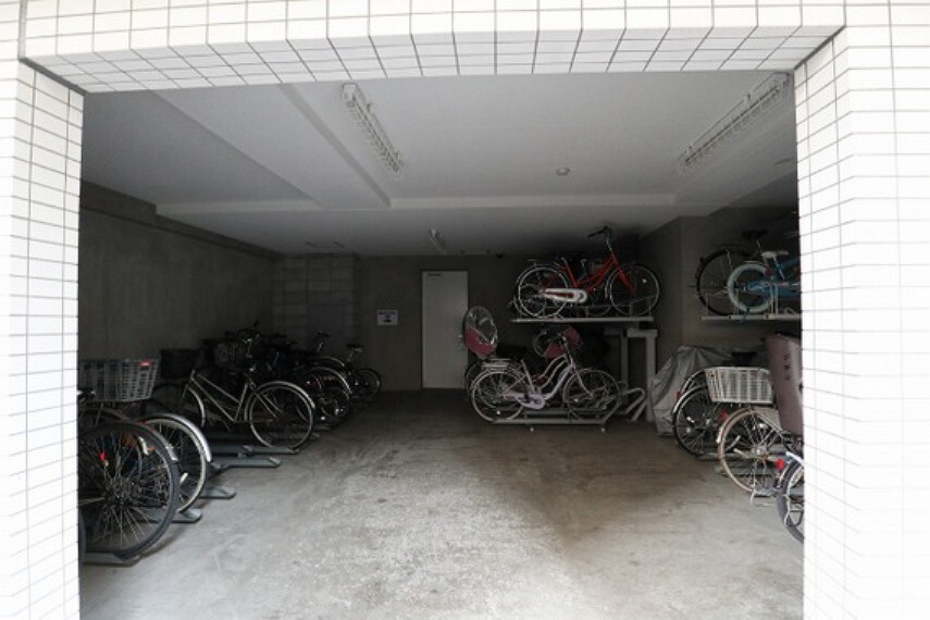 駐輪場 駐輪場は屋内にあるので雨に濡れる心配もありません(空き状況・金額は要確認)