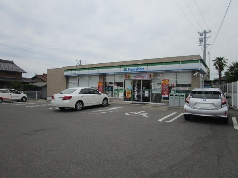 コンビニ ファミリーマート 一宮若年北店