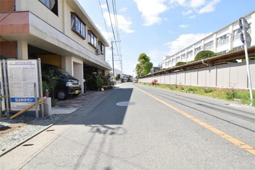 現況写真 たっぷりの陽光に包まれる明るい住まい