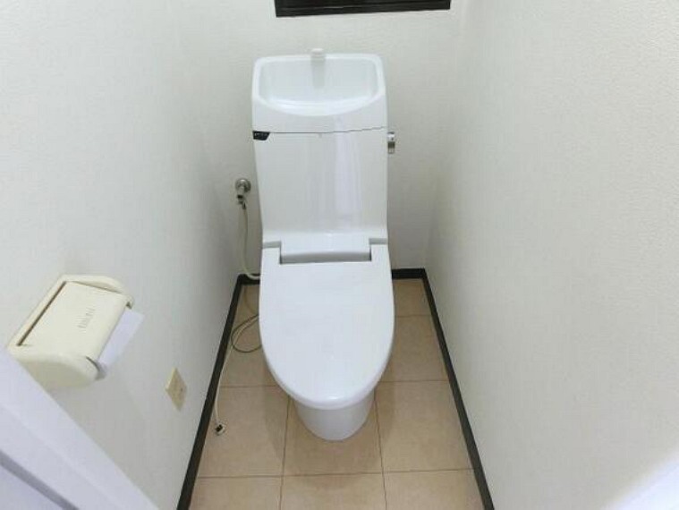 トイレ 快適にお使い頂ける清潔感のあるトイレです。
