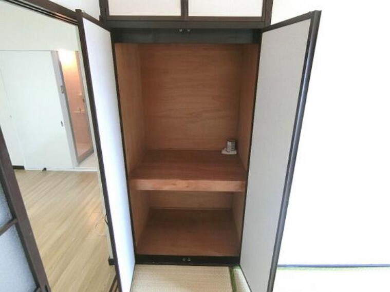 収納 押入があるので、お布団もすっきり片付きます。