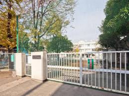 小学校 世田谷区立奥沢小学校まで1087mです。