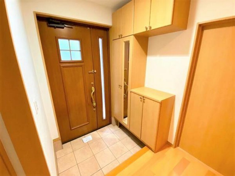 玄関 地元密着のフロンティア不動産販売にお任せください!