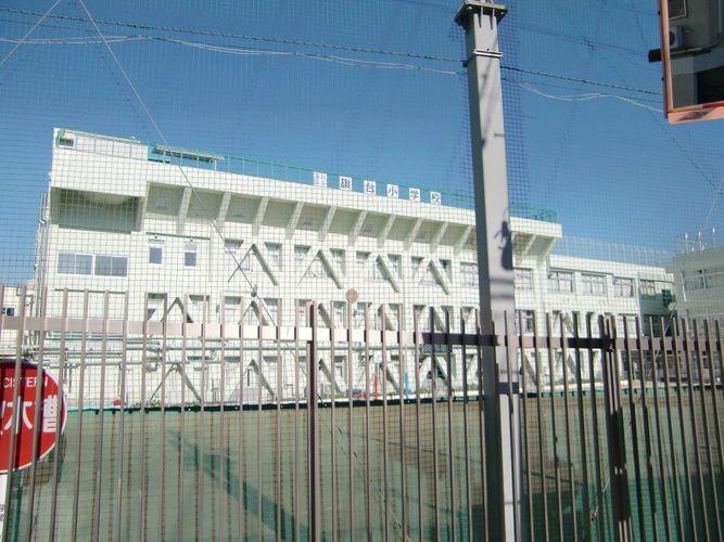 小学校 品川区立旗台小学校 徒歩4分。