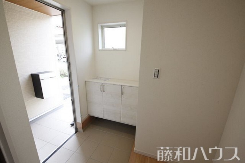 2号棟 玄関 【名古屋市北区芳野3丁目】