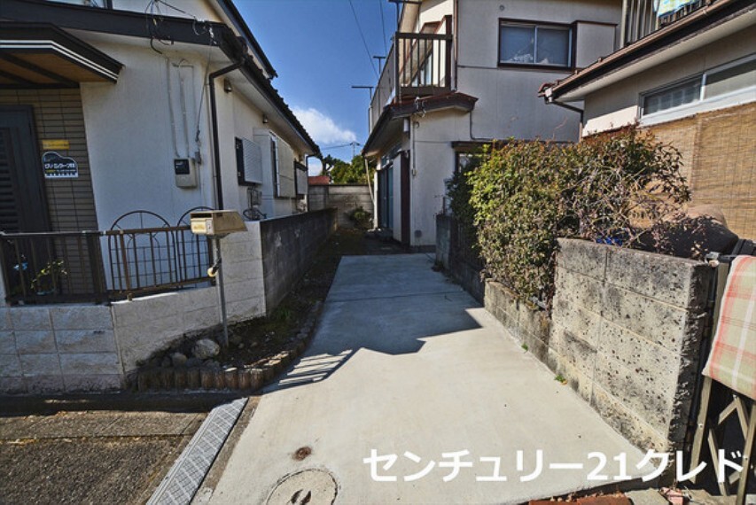 現況写真 お客様のご都合に合わせてご案内可能です!温かなお家の感じも見て頂けます! 市内在住のスタッフもおります! 詳しい周辺環境、市内情報もご案内いたします。 是非お気軽にお問合せ下さい。