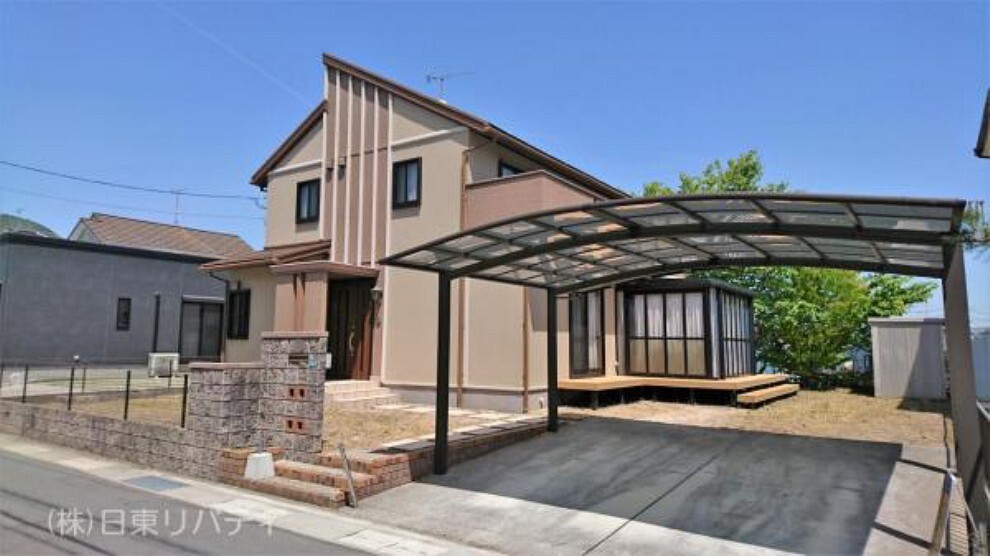 外観写真 約100坪の広々とした敷地です。