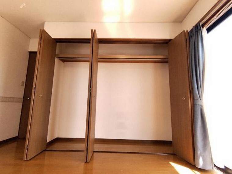 収納 【リフォーム中】2階8帖洋室のクローゼットです。お洋服や季節によって使わないものをまとめて収納できるのでいいですね。
