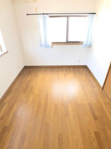 洋室 全室6帖以上のお部屋を確保しており、お部屋の使い方には困りません」。
