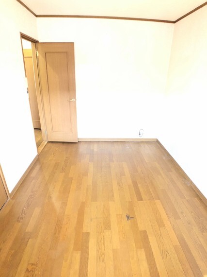 洋室 6帖の洋室は寝室にも子供部屋にも最適な広さ。