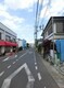 現況写真 どこまでも続いていそうな舗装された前面道路です。