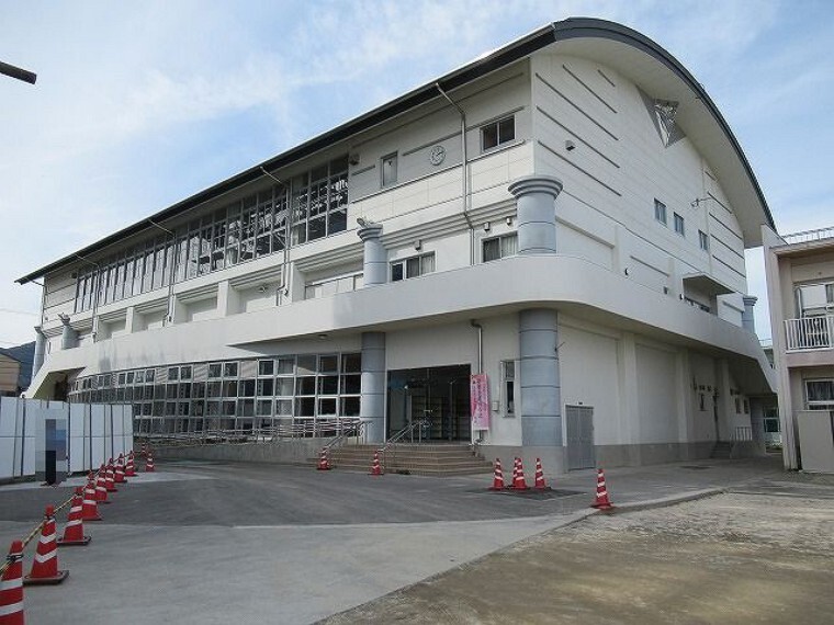 小学校 【小学校】高岡第一小学校まで775m