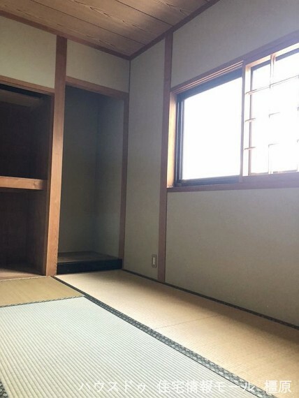 和室 【2階和室】押入れのある和室は寝室や客間として大変便利にご利用頂けます。